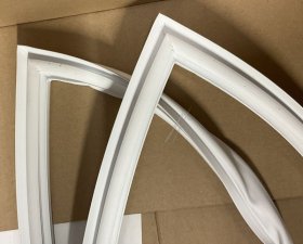 Hisense Gorenje Freezer Door Seal - 154963 Cover Gasket Zs 140 Be